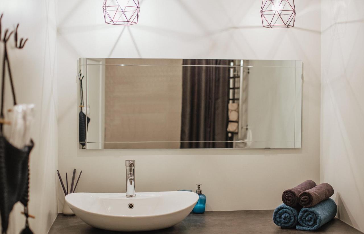 Rozenstein Design Apartment Броцены Экстерьер фото